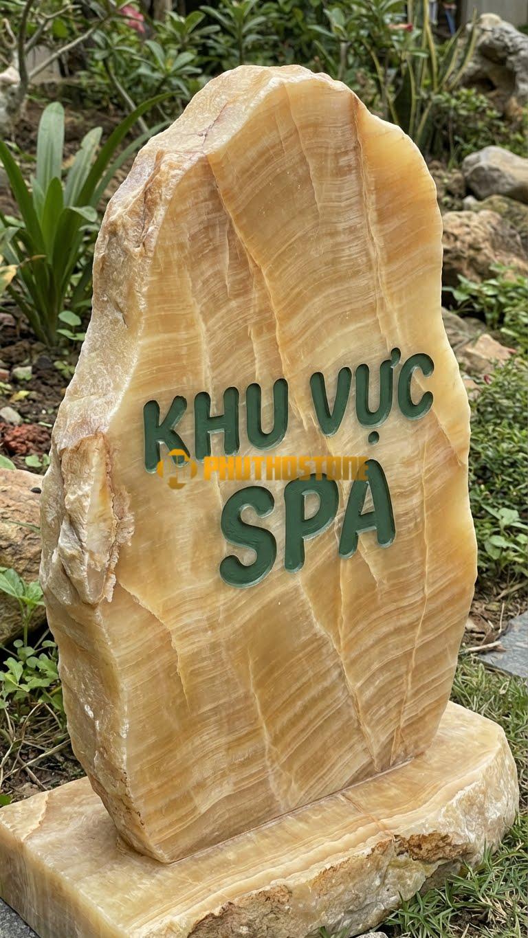 Bảng hiệu đá vân gỗ Hoà Bình bo tròn khắc ‘KHU VỰC SPA’