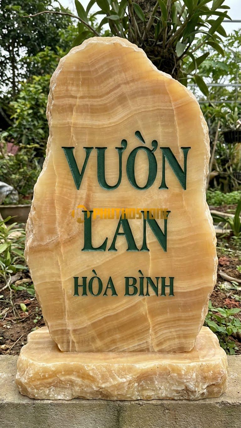 Bảng hiệu đá vân gỗ Hoà Bình tự nhiên khắc ‘VƯỜN LAN’