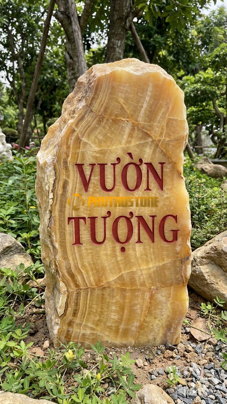 Bảng hiệu đá vân gỗ Hoà Bình tự nhiên khắc ‘VƯỜN TƯỢNG’