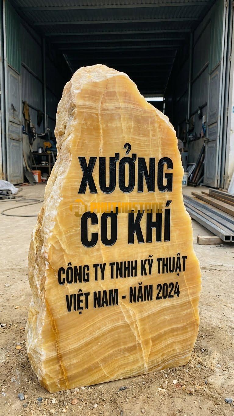 Biển đá vân gỗ Hoà Bình khắc tên ‘XƯỞNG CƠ KHÍ’