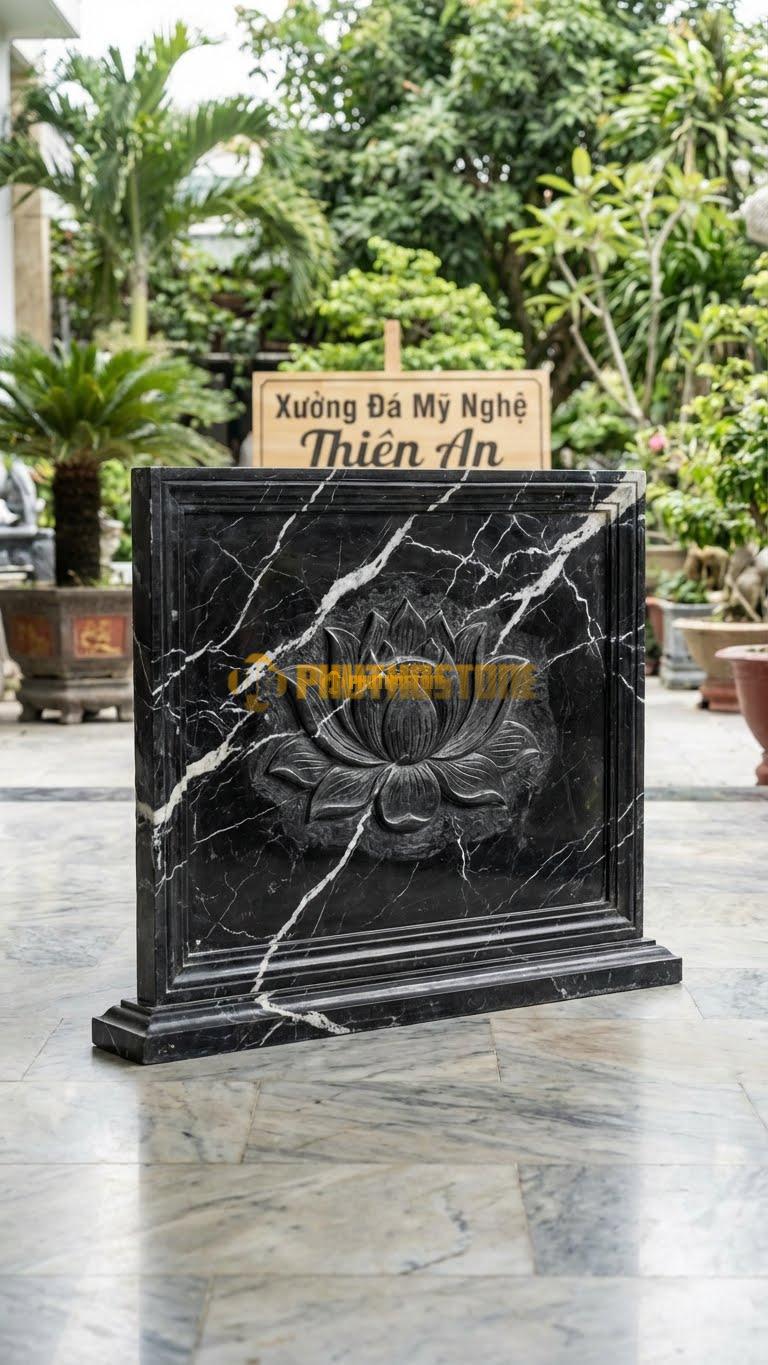 Bình Phong Đá Đen Tia Chớp Vuông Sen Nổi L155: Bông Sen Đục Nổi Khối Cao. (L155 x H117 Cm).