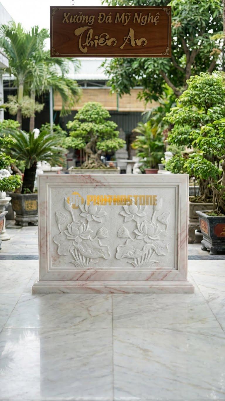 Bình Phong Đá Hồng Vuông Sen Trắng L133: Làm Từ Đá Trắng, Chạm Sen Thanh Khiết. (L133 x H89 Cm).