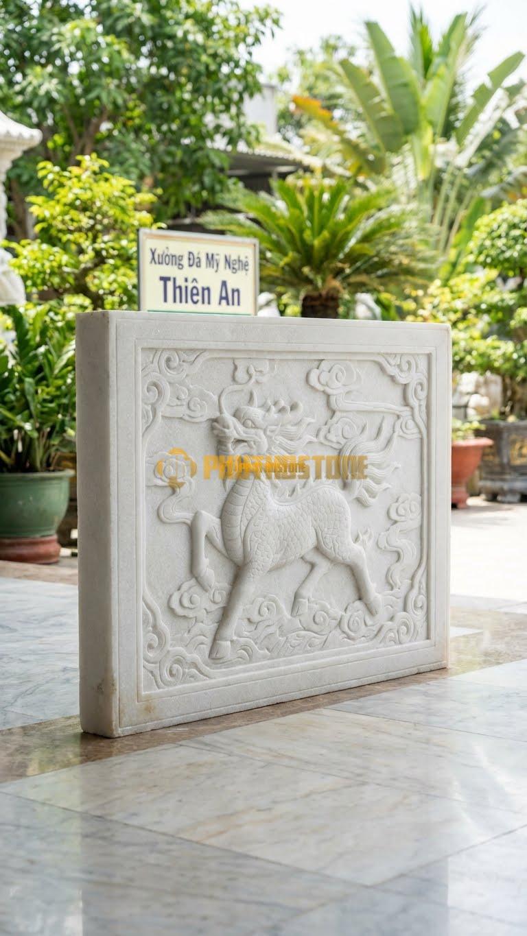 Bình Phong Đá Trắng Muối Long Mã L155: Chạm Hình Long Mã (Đầu Rồng Mình Ngựa). (L155 x H117 Cm).