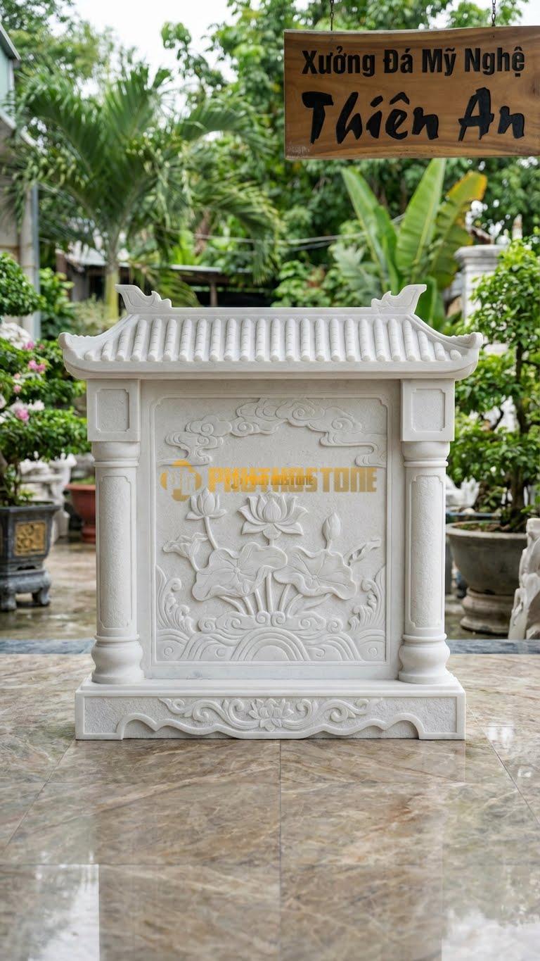 Bình Phong Đá Trắng Muối Mái Chùa Cột Giả L167: Hai Bên Thân Vuông Đắp Nổi Hình Cột Tròn Đỡ Mái. (L167 x H167 Cm).