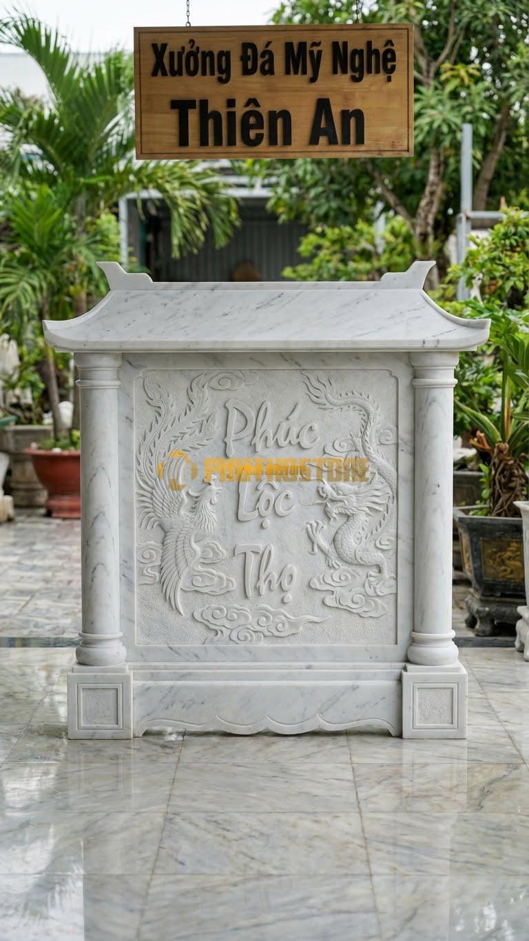Bình Phong Đá Trắng Yên Bái Mái Chùa Cột Giả L167: Hai Bên Thân Vuông Đắp Nổi Hình Cột Tròn Đỡ Mái. (L167 x H167 Cm).