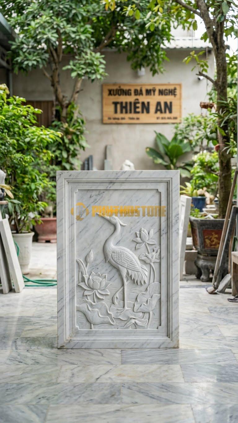 Bình Phong Đá Trắng Yên Bái Vuông Sen Hạc L133: Hạc Đứng Trong Hồ Sen. (L133 x H89 Cm).