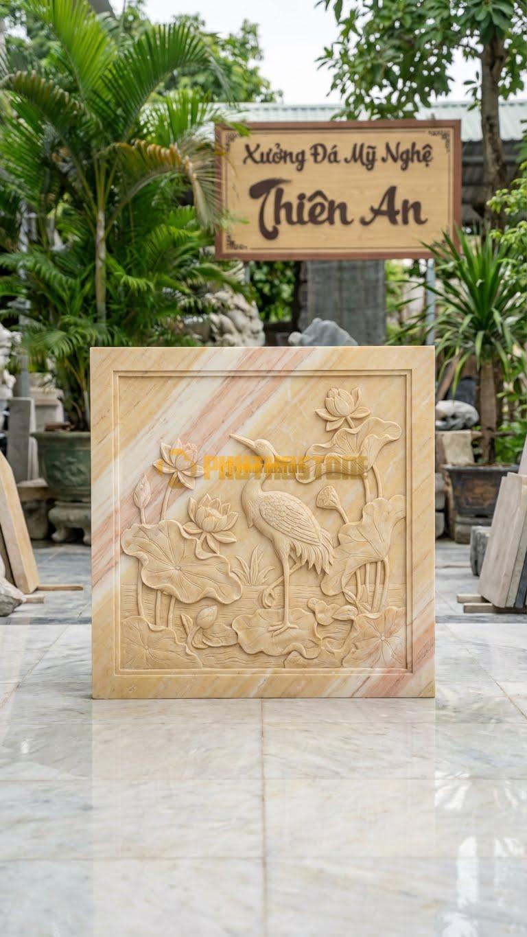 Bình Phong Đá Vàng Nghệ An Vuông Sen Hạc L133: Hạc Đứng Trong Hồ Sen. (L133 x H89 Cm).