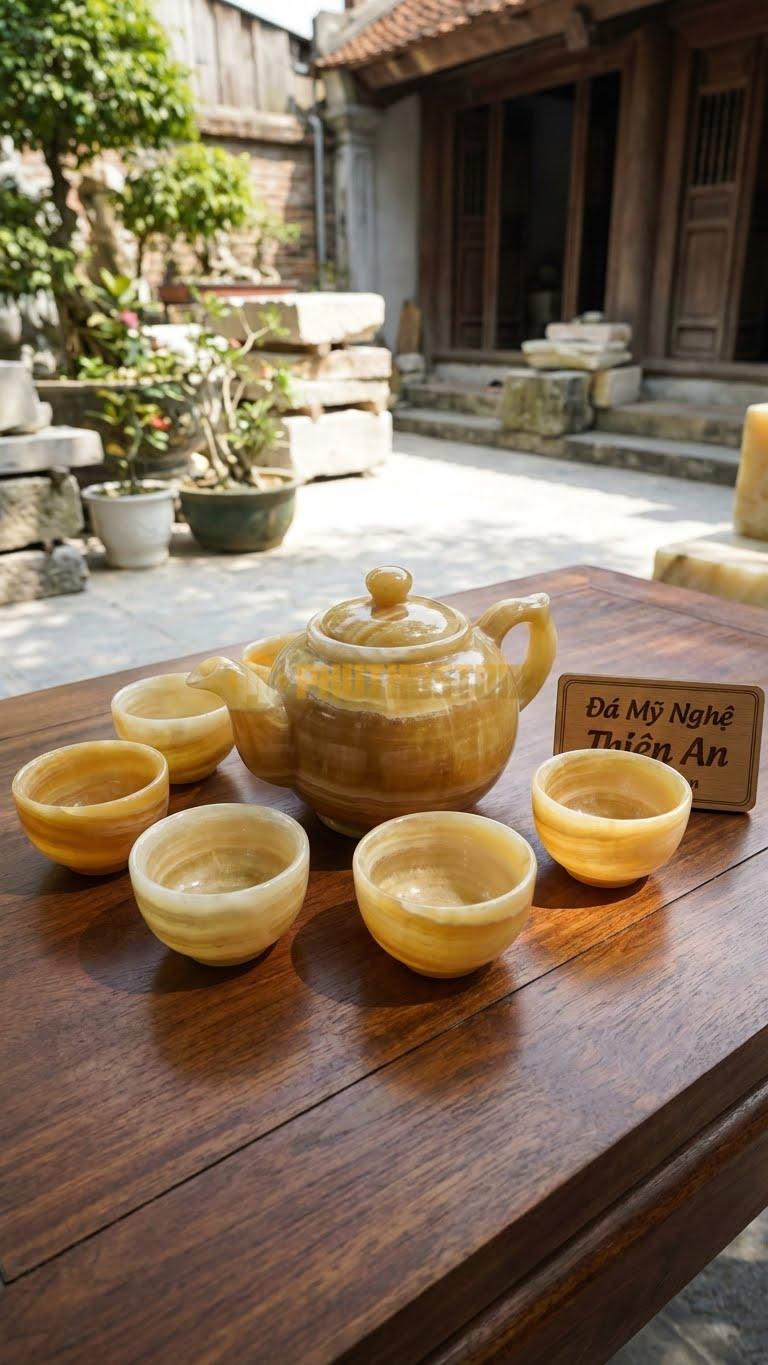 Bộ Ấm Chén Đá Cẩm Thạch Ngọc Hoàng Long, Chạm Sóc Và Chùm Nho (Sóc Nho) Biểu Tượng Sự Sinh Sôi.