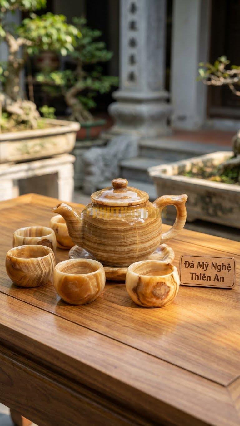Bộ Ấm Trà Đá Cẩm Thạch Vân Gỗ, Chén Trà Tạo Hình Như Cái Mấu Cây (U Cây) Cắt Ngang.