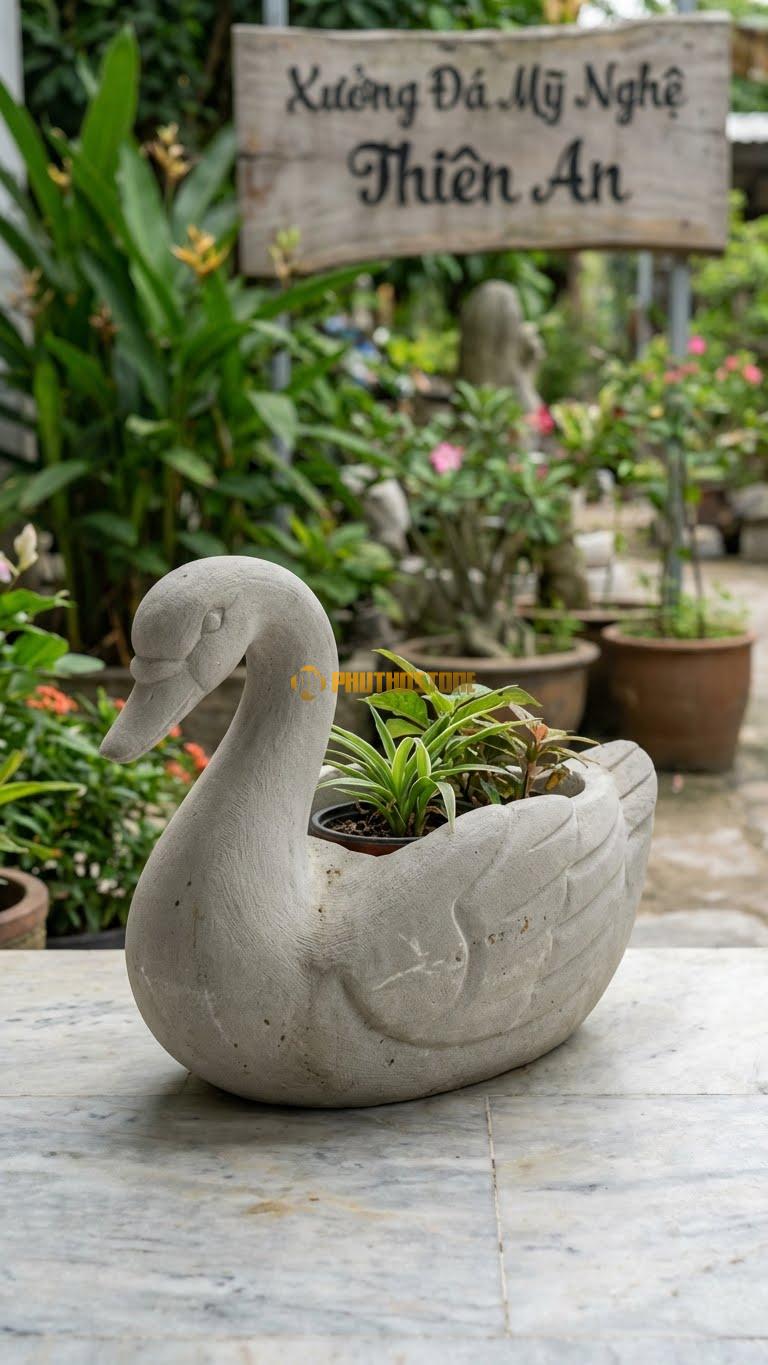 Bồn Tắm Thiên Nga (Mini) Bằng Đá Sa Thạch, Kiểu Dáng Lưng Thiên Nga Khoét Rỗng Trồng Cây. Kích Thước Dài 30cm.