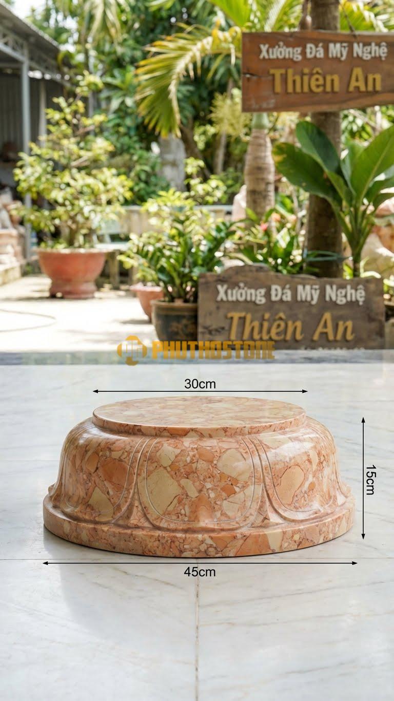 Chân Tảng Đá Hồng Tảng Bệt Sen Viền Chỉ D30: Cánh Sen Được Cách Điệu Bằng Các Đường Chỉ Viền Mảnh, Không Đục Sâu. (Gương 30Cm – Đế 45Cm – Cao 15Cm).