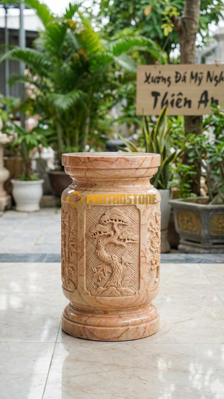 Chân Tảng Đá Hồng Tảng Bồng Tứ Quý Nền Gấm D28: Nền Đá Được Băm Gấm Chữ Vạn, Cây Nổi Bên Trên. (Gương 28Cm – Cao 42Cm).