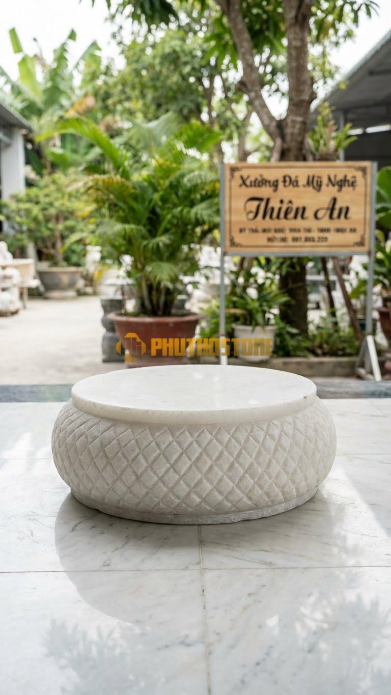 Chân Tảng Đá Trắng Muối Tảng Bệt Băm Quả Trám D29: Phần Thân Băm Họa Tiết Hình Thoi (Quả Trám). (Gương 29Cm – Đế 44Cm – Cao 15Cm).