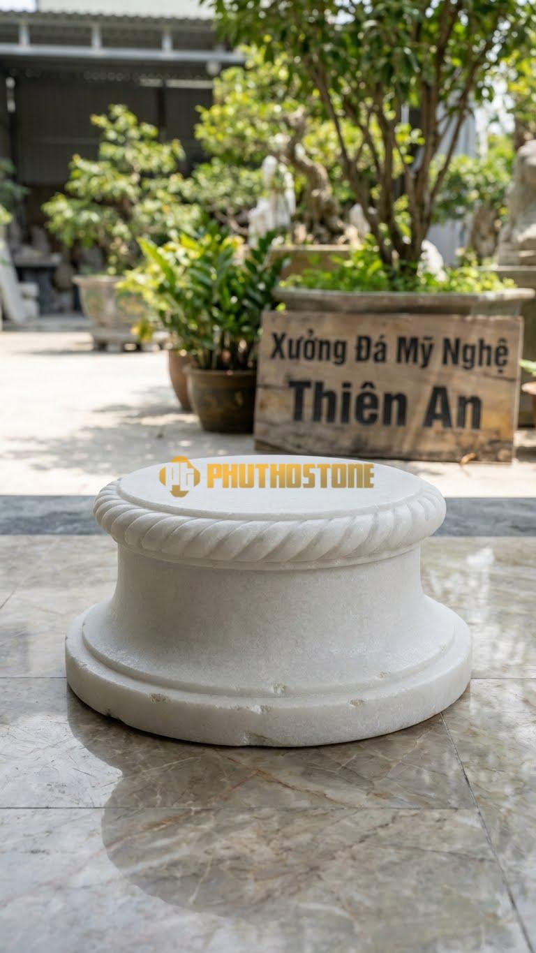 Chân Tảng Đá Trắng Muối Tảng Bệt Cườm Xoắn D22: Hạt Cườm Được Chạm Kiểu Dây Thừng Xoắn. (Gương 22Cm – Đế 35Cm – Cao 13Cm).