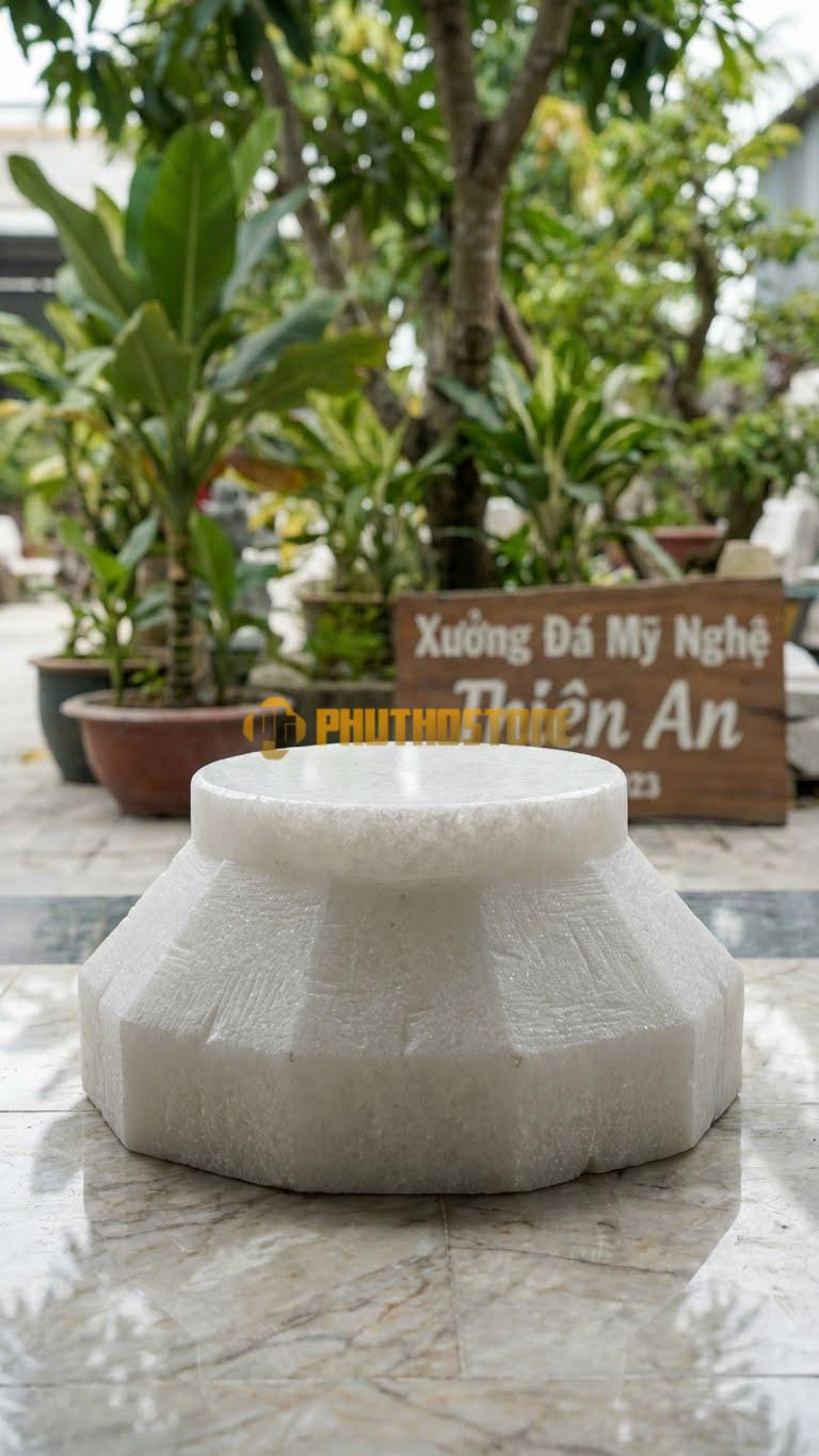 Chân Tảng Đá Trắng Muối Tảng Bệt Trơn Đa Giác D25: Mặt Gương Tròn, Nhưng Đế Cắt Cạnh Thành 12 Mặt. (Gương 25Cm – Đế 40Cm – Cao 14Cm).