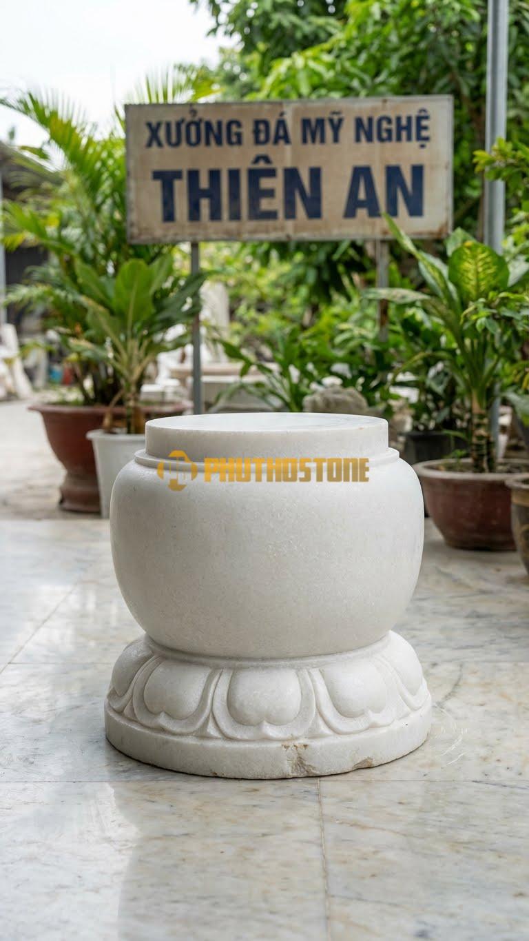 Chân Tảng Đá Trắng Muối Tảng Bồng Sen Chân D28: Thân Trơn, Chỉ Chạm Một Lớp Cánh Sen Ở Chân Đế. (Gương 28Cm – Bụng 38Cm – Cao 42Cm).