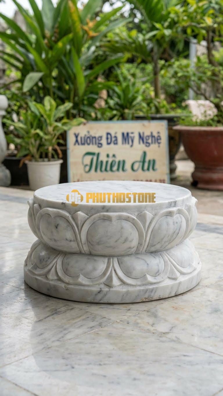 Chân Tảng Đá Trắng Yên Bái Tảng Bệt Sen Kẹp D28: Giữa Các Cánh Sen Chính Có Thêm Cánh Phụ (Sen Kẹp) Nhỏ. (Gương 28Cm – Đế 42Cm – Cao 14Cm).