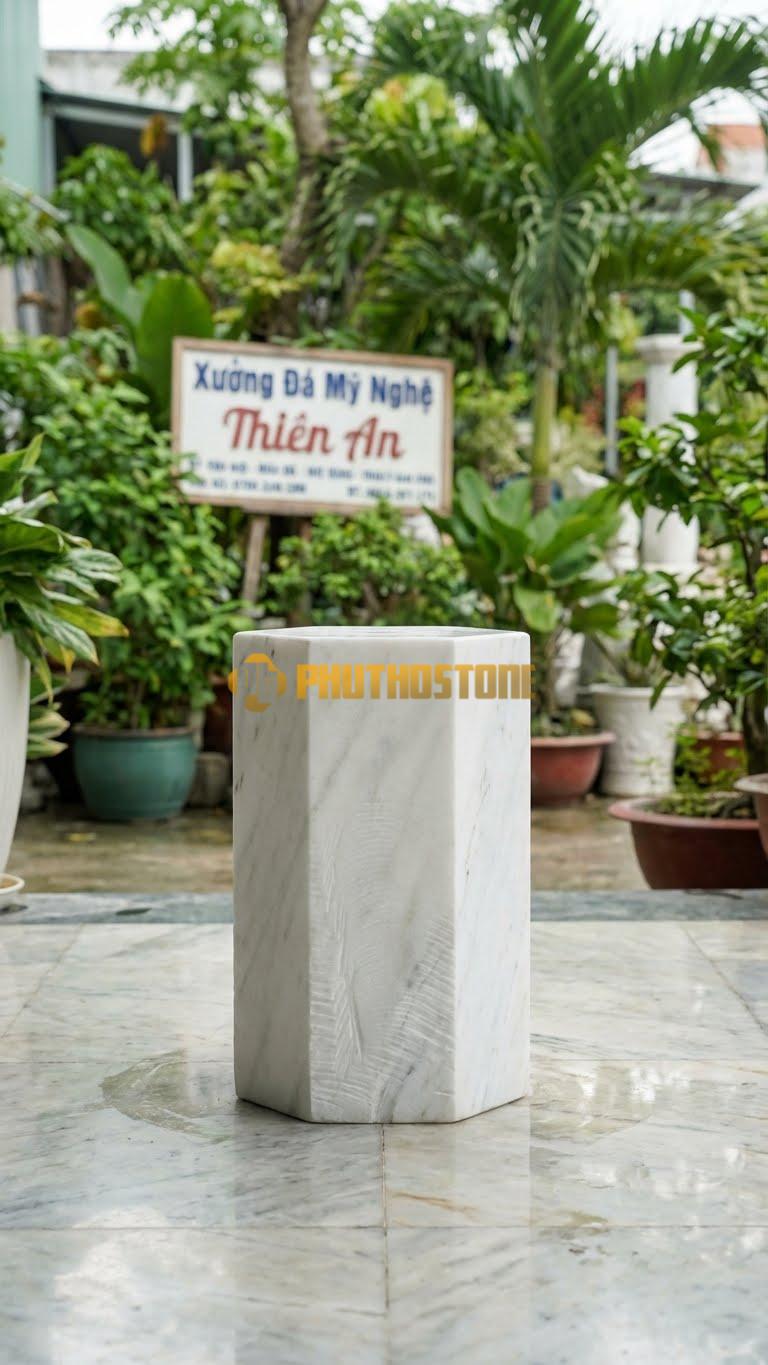 Chân Tảng Đá Trắng Yên Bái Tảng Bồng Lục Giác Mài Bóng D24: Đánh Bóng Kính Toàn Bộ Các Mặt. (Gương 24Cm – Cao 38Cm).
