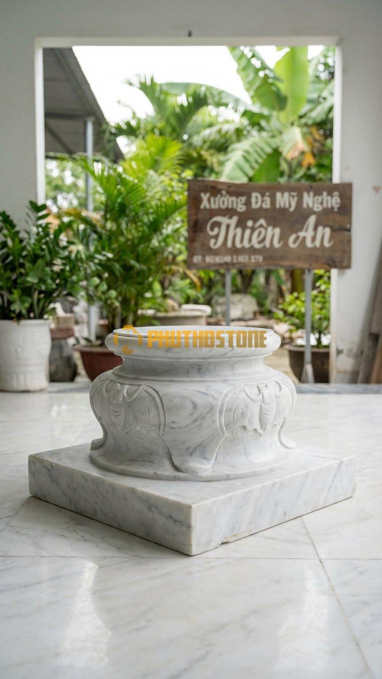 Chân Tảng Đá Trắng Yên Bái Tảng Bồng Vuông – Tròn Cánh Dơi D29: Đế Vuông, Chạm Họa Tiết Cánh Dơi (Phúc) Ở Phần Chuyển Tiếp. (Cao 45Cm).