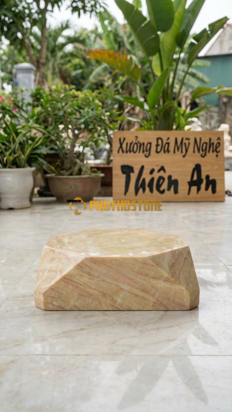 Chân Tảng Đá Vàng Nghệ An Tảng Bệt Trơn Vát Cạnh D30: Bề Mặt Mài Nhẵn, Cạnh Vát 45 Độ Sắc Sảo. (Gương 30Cm – Đế 45Cm – Cao 15Cm).