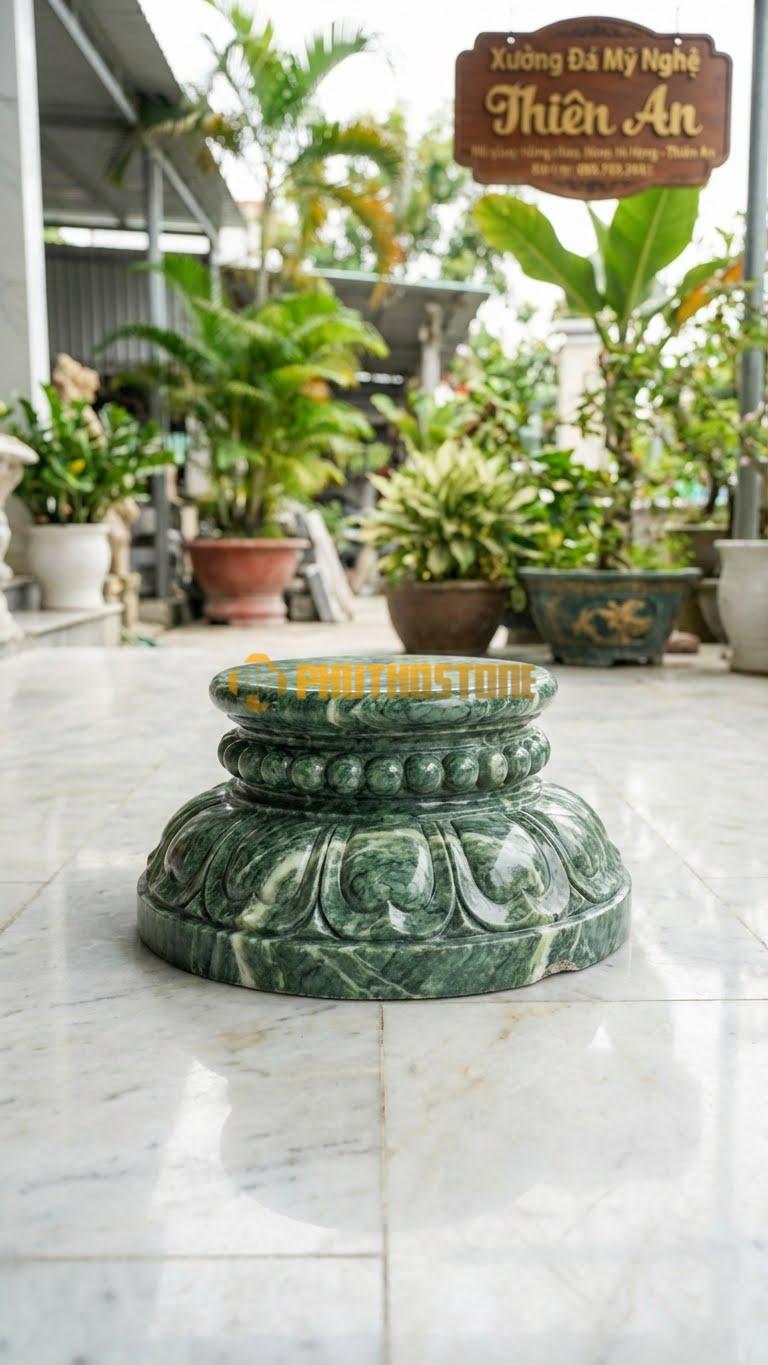 Chân Tảng Đá Xanh Ấn Tảng Bệt Cườm Kết Hợp Sen D28: Cổ Đi Hạt Cườm, Chân Đế Đi Cánh Sen Nhỏ. (Gương 28Cm – Đế 42Cm – Cao 15Cm).