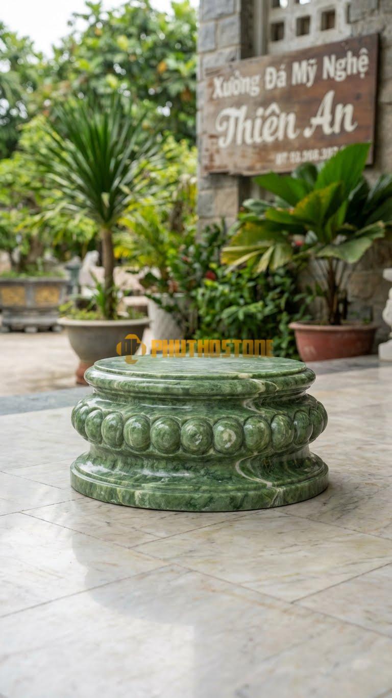 Chân Tảng Đá Xanh Ấn Tảng Bệt Cườm Lồi D27: Hạt Cườm Đục Nổi Cao Hẳn Lên So Với Mặt Đá. (Gương 27Cm – Đế 42Cm – Cao 15Cm).