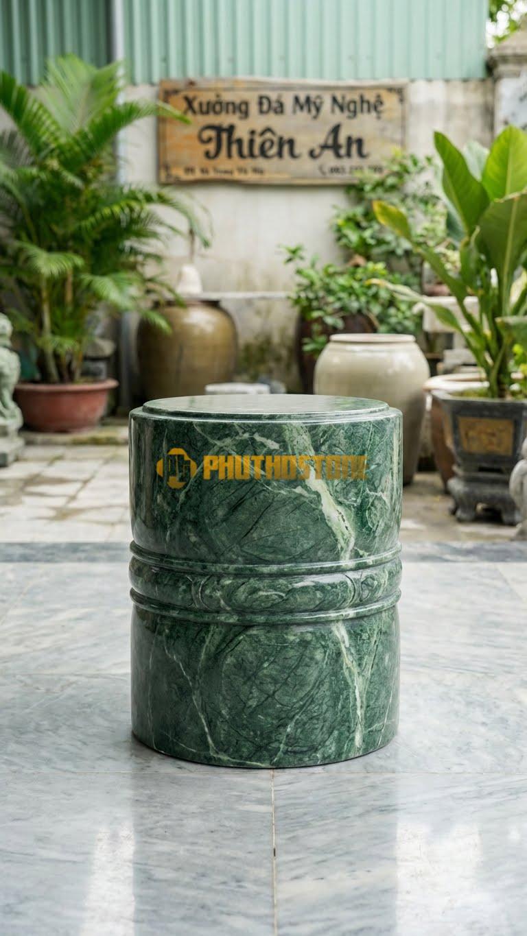 Chân Tảng Đá Xanh Ấn Tảng Bồng Đai Đục D35: Thân Trơn Có Một Đai Đục Nổi Chạy Ngang Bụng. (Gương 35Cm – Bụng 48Cm – Cao 55Cm).