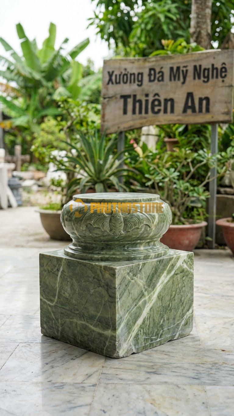 Chân Tảng Đá Xanh Ấn Tảng Bồng Vuông – Tròn Cánh Dơi D29: Đế Vuông, Chạm Họa Tiết Cánh Dơi (Phúc) Ở Phần Chuyển Tiếp. (Cao 45Cm).