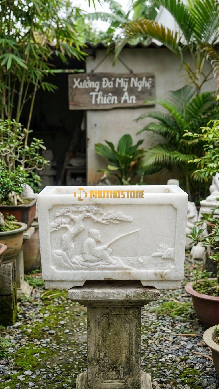 Chậu Cây Bonsai Đá Trắng Muối, Kích thước 50cm x 30cm x 40cm – Hoa Văn cụ Già Câu Cá Bên Dưới Bóng Tùng (Được Tạc Liền Khối).