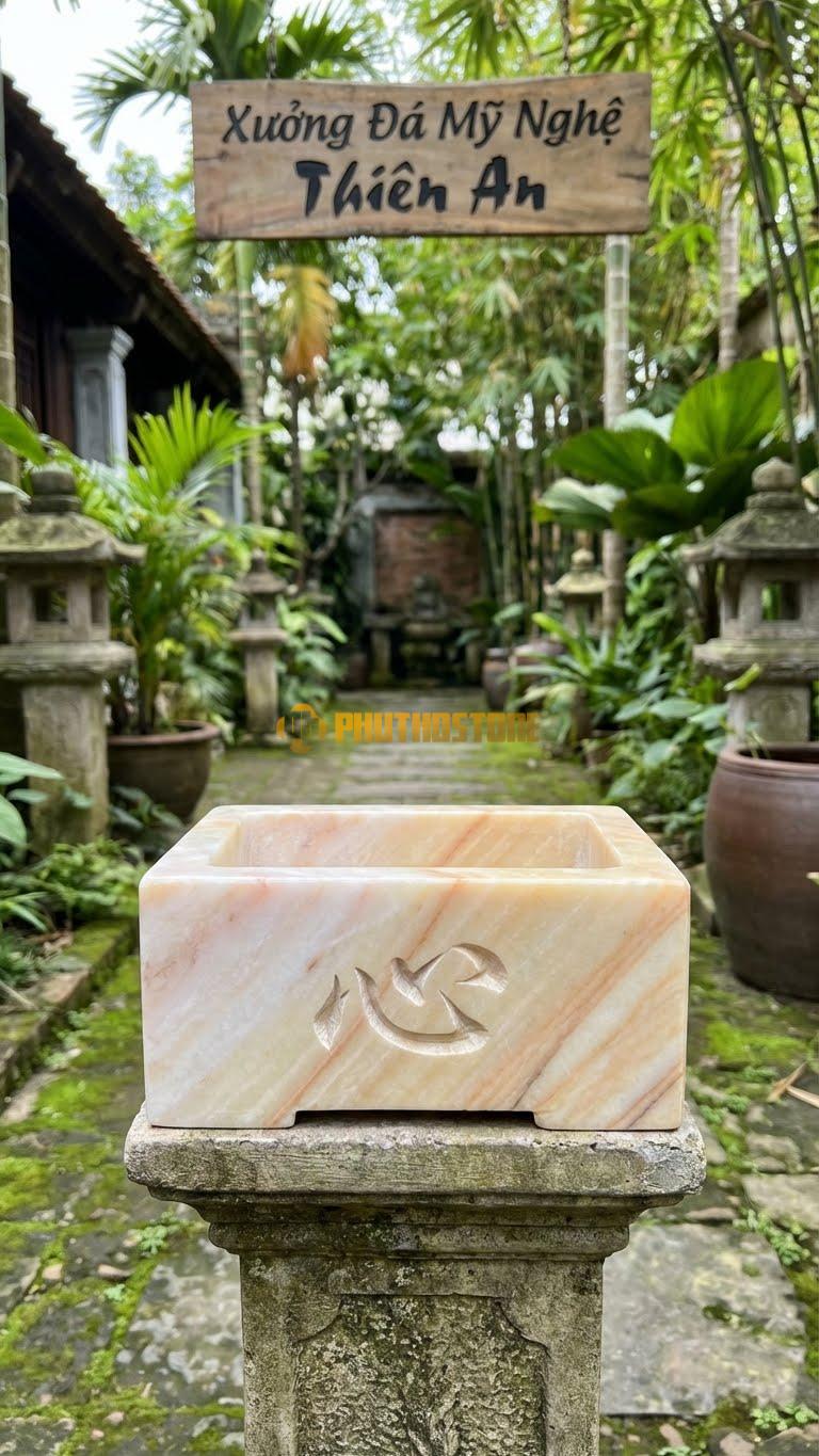 Chậu Cây Bonsai Đá Vàng Nghệ An, Kích thước 15cm x 12cm x 7cm – Hoa Văn chữ “Tâm” Hoặc “Nhẫn” Bằng Tiếng Hán.