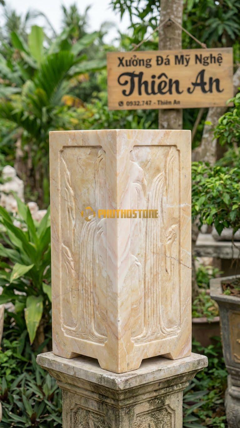 Chậu Cây Bonsai Đá Vàng Nghệ An, Kích thước vuông 40cm x 40cm, Cao 90cm – Hoa Văn thác Nước Chảy Dọc Theo Thân Chậu Từ Trên Xuống.