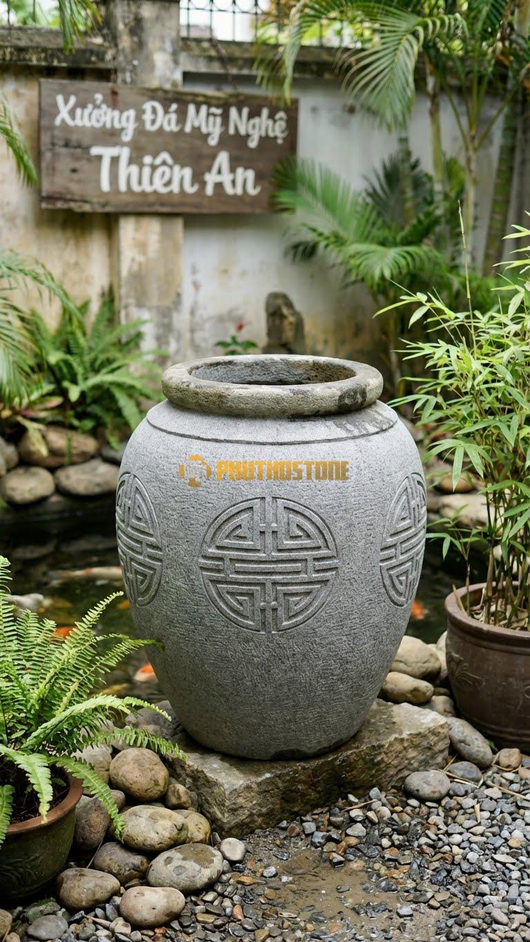 Chum “Tứ Quý Cách Điệu” Đá Granite, Kích thước 90cm x 65cm, Hoa Văn Mai – Lan – Cúc – Trúc Được Biến Tấu Thành Các Đường Nét Hình Học Đối Xứng.