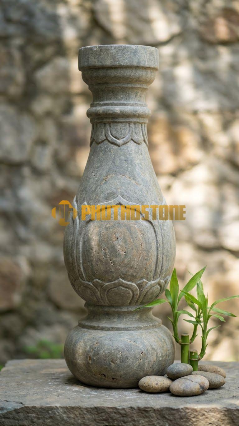 Con Tiện Đá Cuội Lục Bình Truyền Thống: Dáng bình bông thắt cổ chai, cao 70cm, đường kính (đk) 12cm, bề mặt trơn đánh bóng mờ.