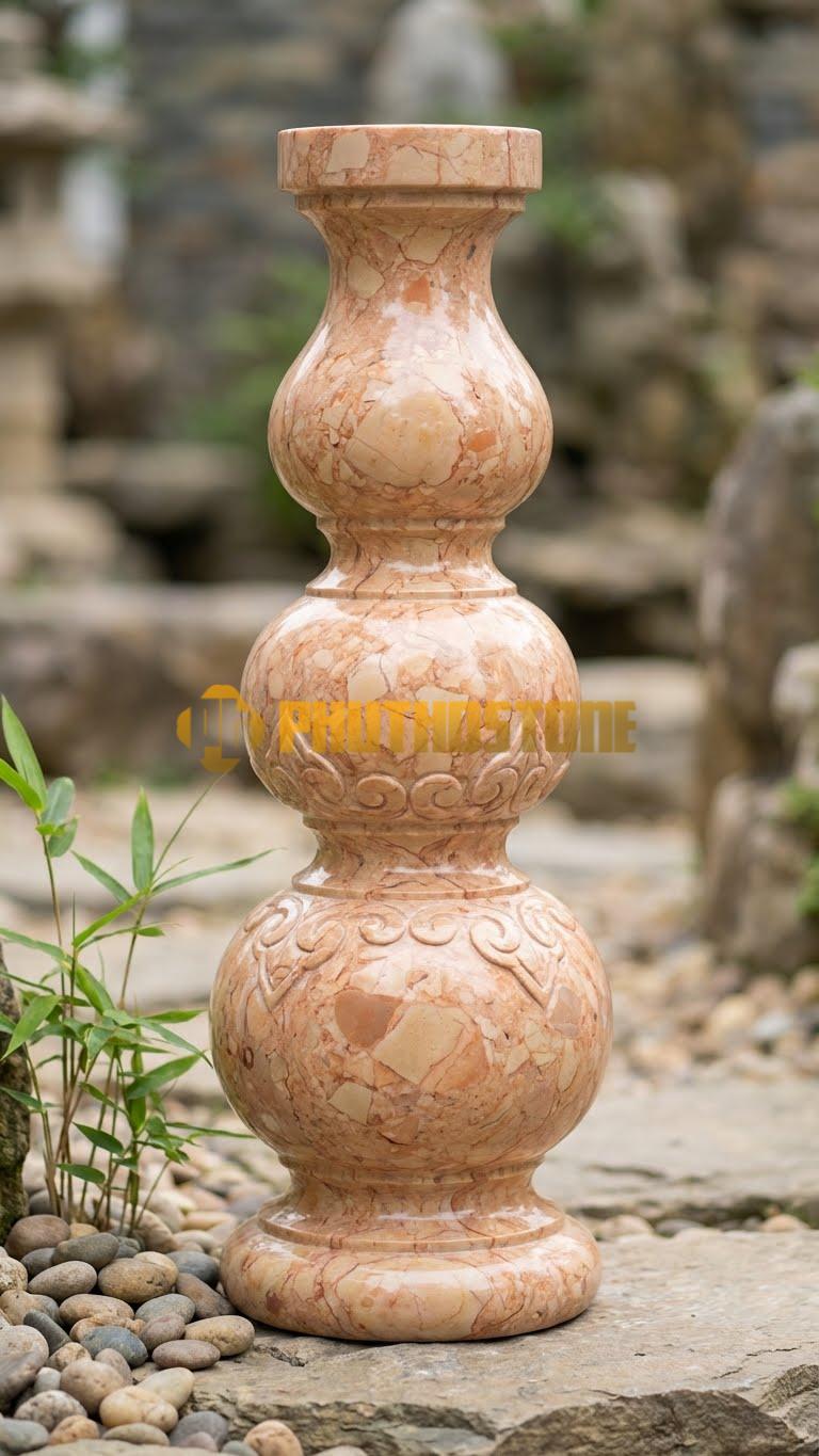 Con Tiện Đá Đá Hồng Hồ Lô Kép: Dáng 3 bầu tròn nhỏ dần về phía trên, cao 85cm, đk 15cm, dáng cao lạ mắt.
