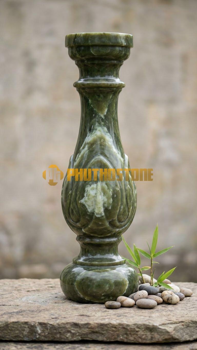 Con Tiện Đá Serpentine Hồ Lô Kép: Dáng 3 bầu tròn nhỏ dần về phía trên, cao 85cm, đk 15cm, dáng cao lạ mắt.