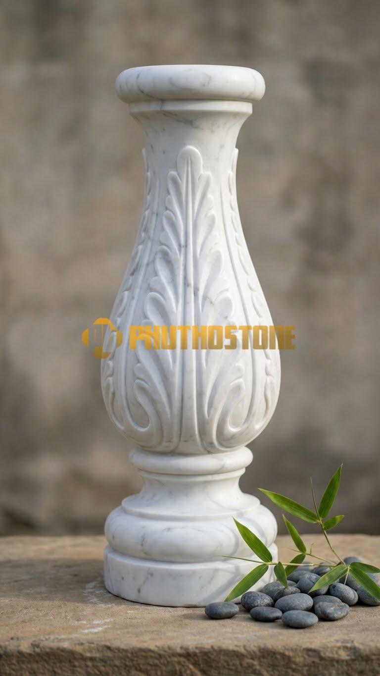 Con Tiện Đá Trắng Yên Bái Lục Bình Khía Múi (Quả Dưa): Dáng bầu dục, cao 70cm, đk 14cm, thân khía rãnh dọc như múi dưa gang.