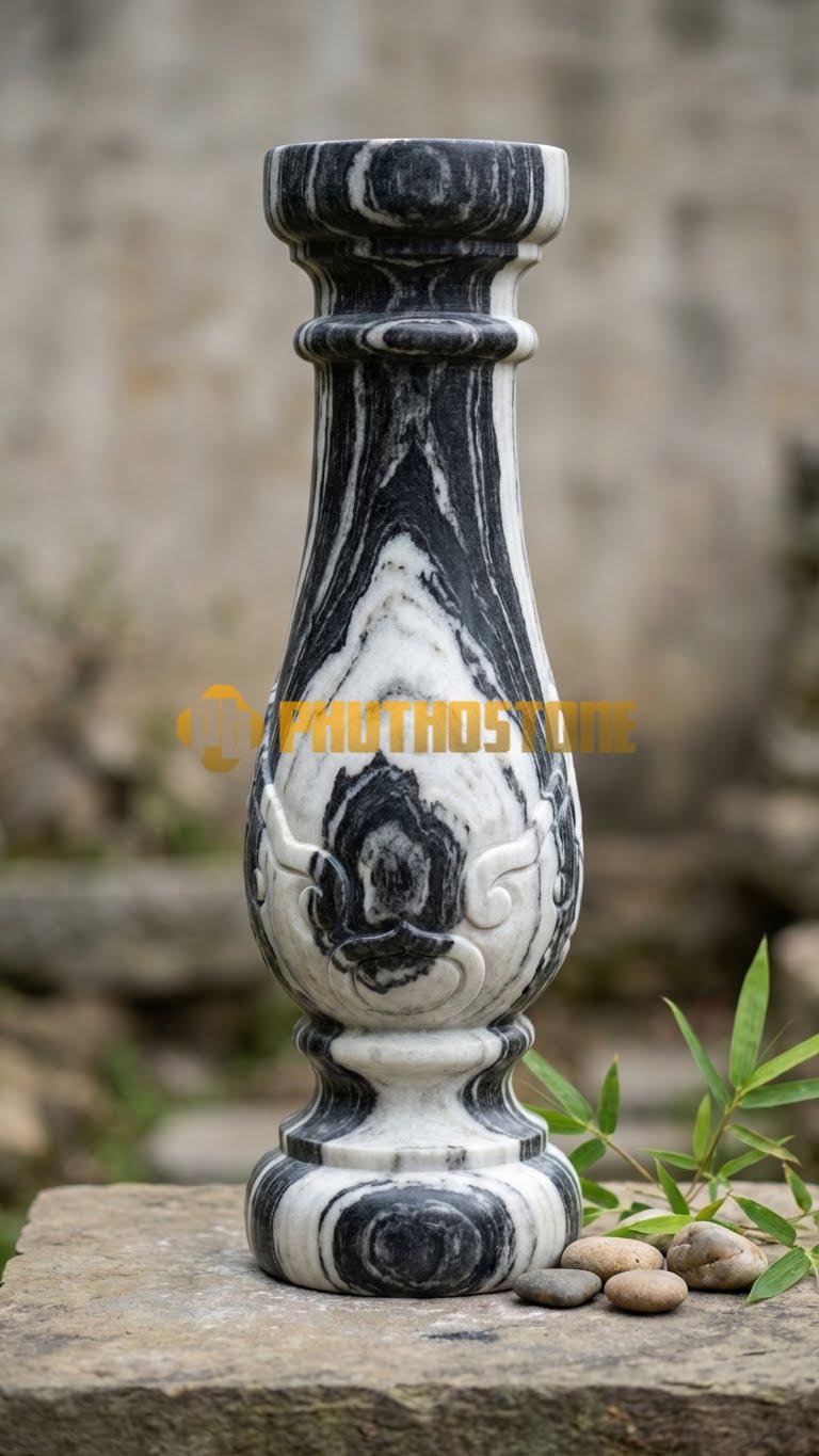 Con Tiện Đá Tuyết Sơn Tròn Trụ (Hình Ống): Dáng hình trụ tròn thẳng tuột từ trên xuống, cao 65cm, đk 12cm, đơn giản hiện đại.