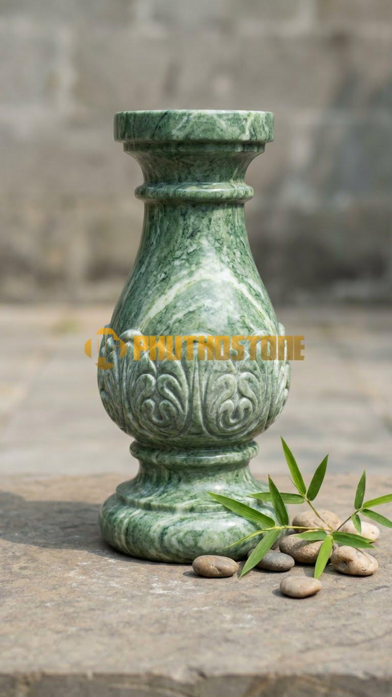 Con Tiện Đá Xanh Ấn Đốt Trúc 5 Đốt: Mô phỏng thân trúc dáng cao với 5 đốt, cao 80cm, đk 12cm, thanh mảnh và nho nhã.