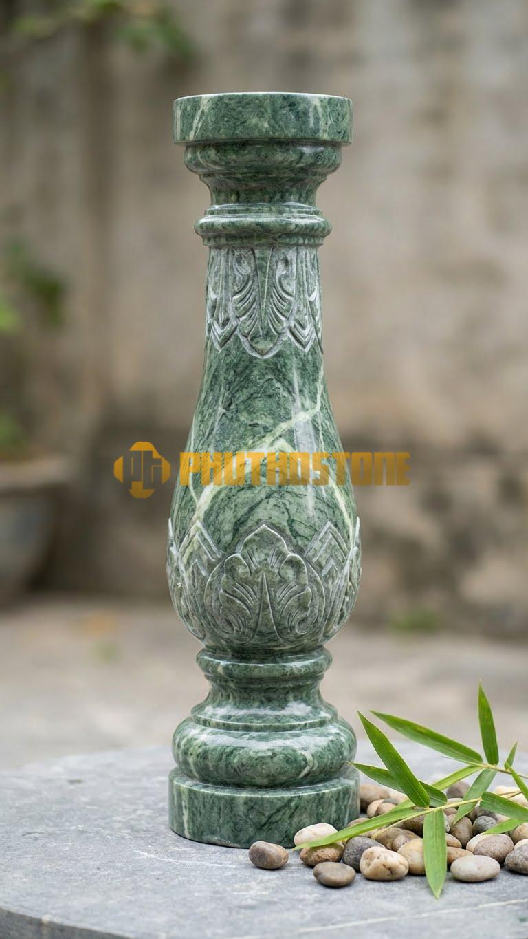 Con Tiện Đá Xanh Ấn Lục Bình Cổ Cao: Dáng thon thả, phần cổ kéo dài thanh thoát, cao 80cm, đk 12cm, thân trơn không chạm.