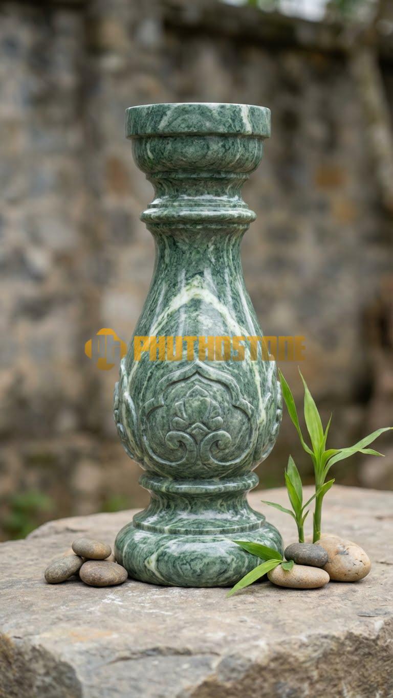 Con Tiện Đá Xanh Ấn Tròn Trụ (Hình Ống): Dáng hình trụ tròn thẳng tuột từ trên xuống, cao 65cm, đk 12cm, đơn giản hiện đại.