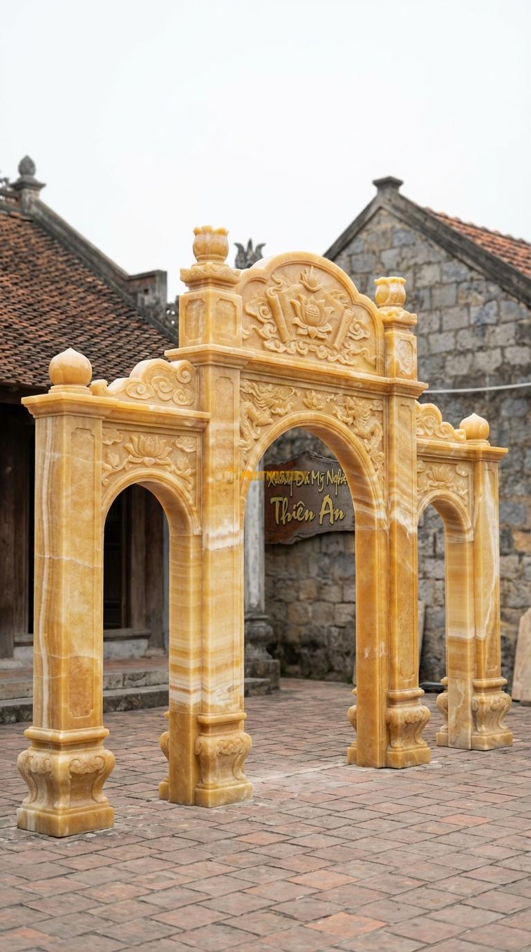 Cổng Tam Quan Ngọc hoàng long Cổng Vòm Cuốn: Cửa giữa hình vòm cung, trán cổng chạm “Ngũ Phúc”. Chân tảng 45x45cm; Rộng lọt sáng 2m55