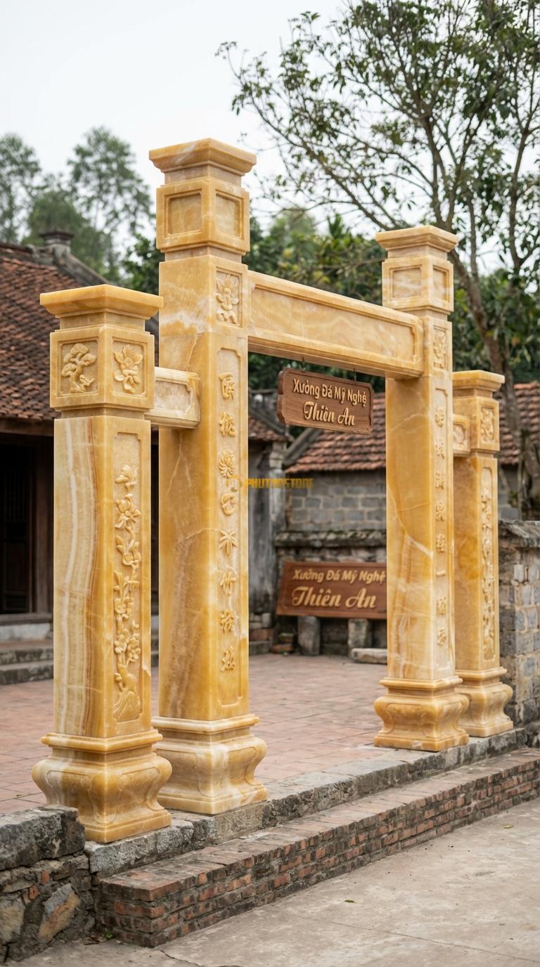 Cổng Tứ Trụ Ngọc hoàng long Tranh Tứ Quý: 4 mặt của trụ cột chạm Tùng – Cúc – Trúc – Mai. Cột chính vuông 25cm; Rộng phủ bì 4m2