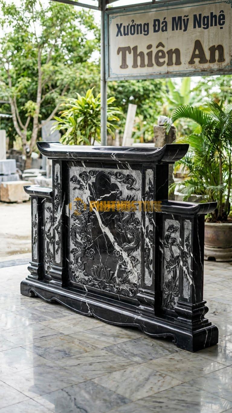 Cuốn Thư Đá Đen Tia Chớp Tam Quan Tứ Trụ L275: Có 4 Cột (2 Cột Chính, 2 Cột Phụ) Tạo Thế Vững Chãi. (L275 x H176 Cm).