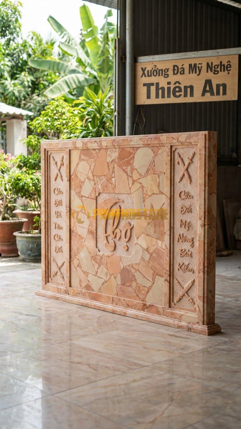 Cuốn Thư Đá Hồng Chữ Thọ Kết Hợp Câu Đối L176: Hai Bên Bút Kiếm Có Khắc Câu Đối Nhỏ. (L176 x H127 Cm).