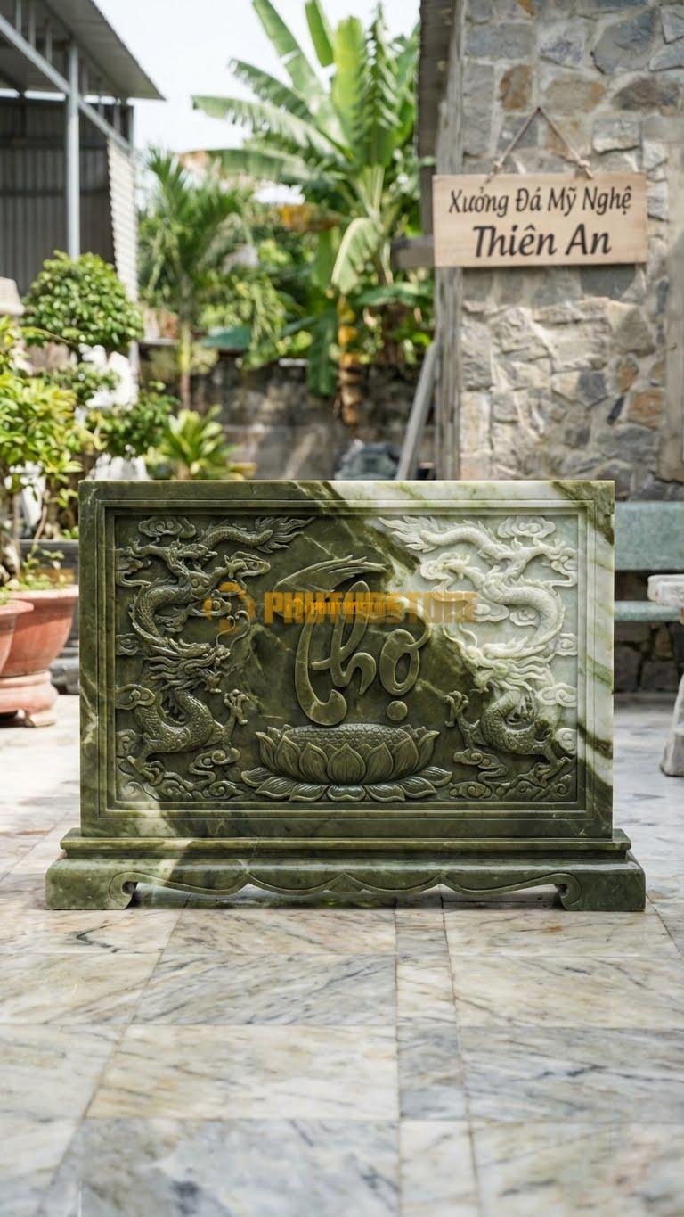 Cuốn Thư Đá Serpentine Chữ Thọ Sen Đỡ L127: Chữ Thọ Nằm Trên Đài Sen. (L127 x H81 Cm).
