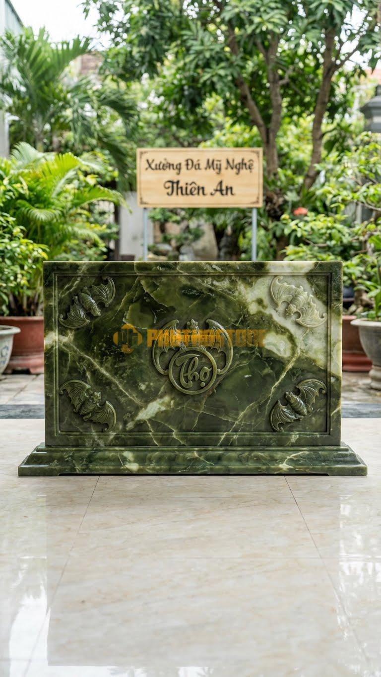 Cuốn Thư Đá Serpentine Dơi Chầu Chữ Thọ L127: 4 Con Dơi 4 Góc, 1 Con Ở Giữa Ngậm Chữ Thọ. (L127 x H69 Cm).