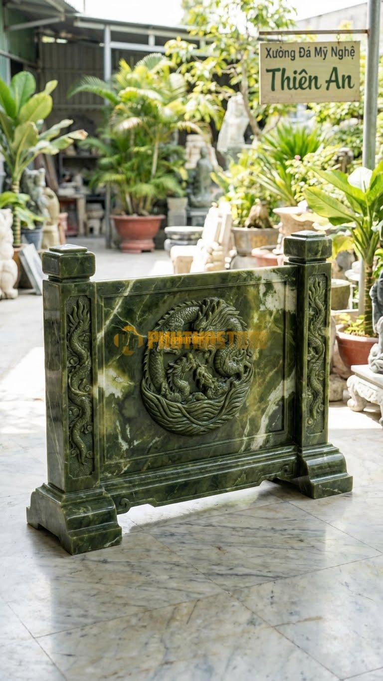 Cuốn Thư Đá Serpentine Rồng Ổ L155: Rồng Mẹ Và Rồng Con Cuộn Tròn, Cột Vuông Chạm Rồng Nổi. (L155 x H127 Cm).