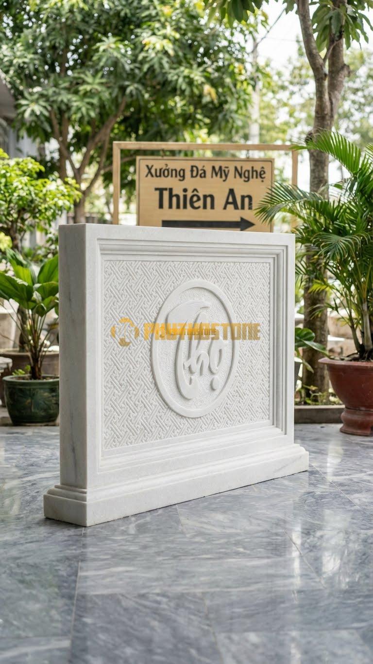 Cuốn Thư Đá Trắng Muối Chữ Thọ Nền Gấm L167: Nền Băm Gấm Chữ Vạn, Chữ Thọ Nổi Bật. (L167 x H117 Cm).