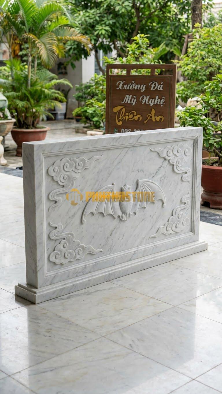 Cuốn Thư Đá Trắng Yên Bái Dơi Cánh Sải L147: Dơi Cách Điệu Sải Cánh Rộng Hết Khổ Đá. (L147 x H89 Cm).