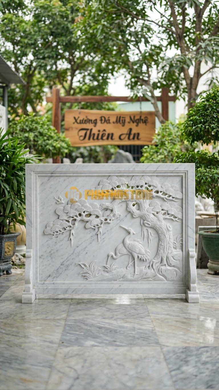 Cuốn Thư Đá Trắng Yên Bái Thông Phong Tùng Hạc L155: Tán Cây Tùng Được Đục Lọng Kỹ Thuật Cao. (L155 x H107 Cm).